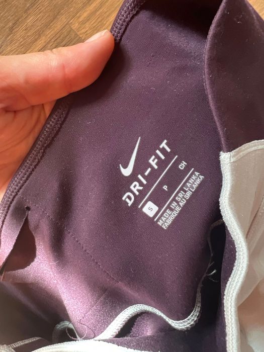 Плътен клин Nike, S размер