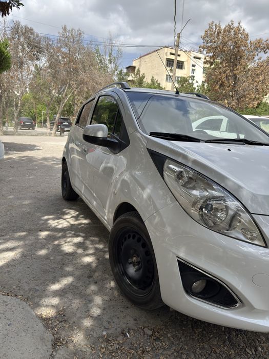 chevralet spark sotiladi