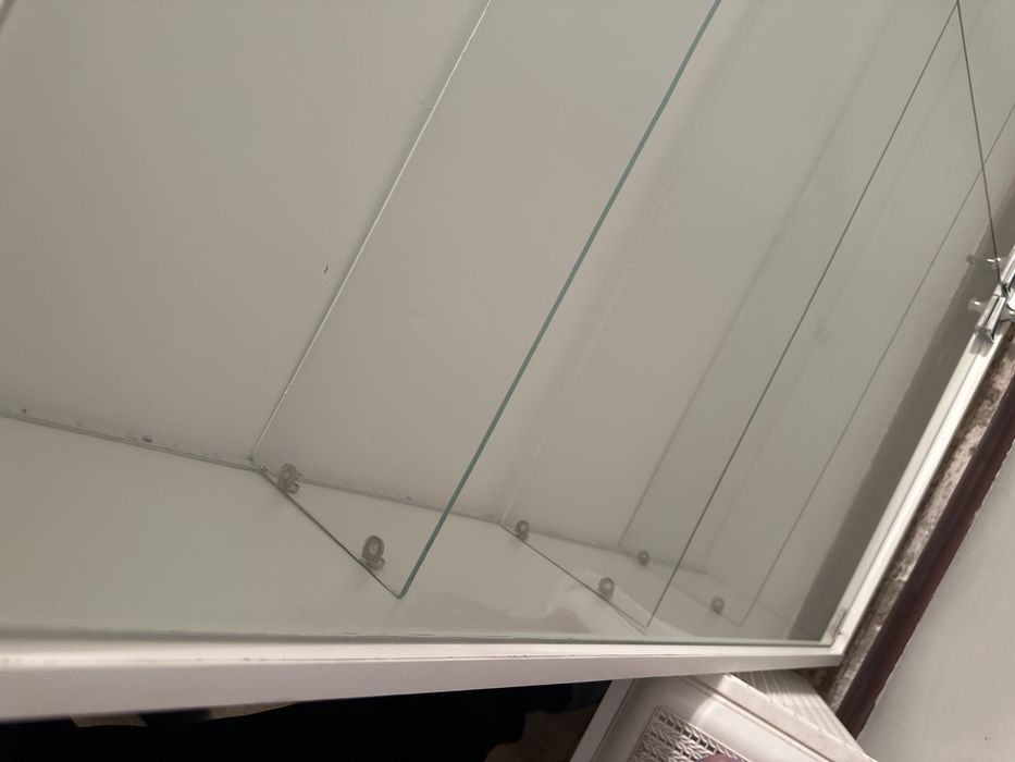 Стилаж айнамен светы жанады