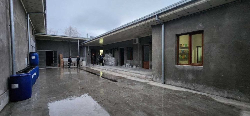 Срочно 10 сотокли участок\ Цехи билан сотилади\Зангиотада\