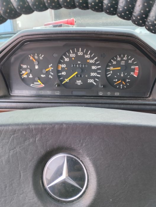 Мерседес 124W 1990г