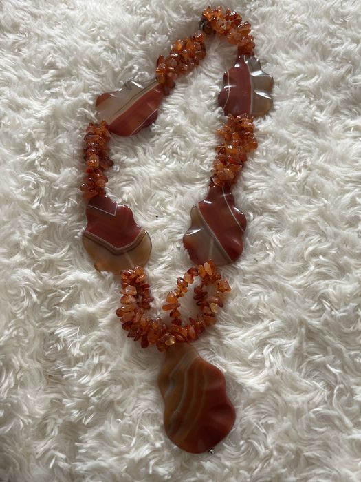 Гърдан от сердолик