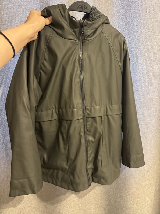 Куртка Zara на мальчика 140см