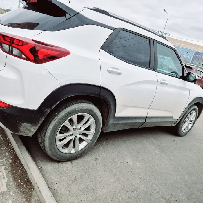 Автомобиль крассовер