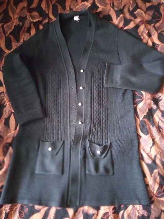 Кофта пуховая с вышивкой