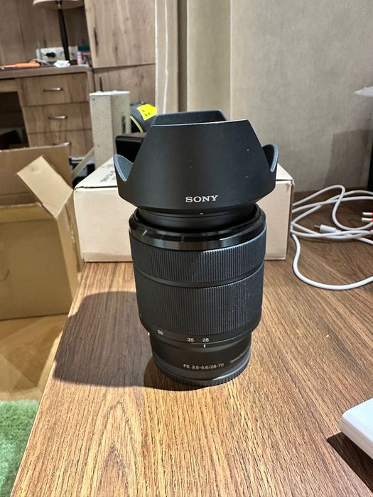 Объектив Sony FE 28-70 f 3.5-5.6 в идеальном состоянии