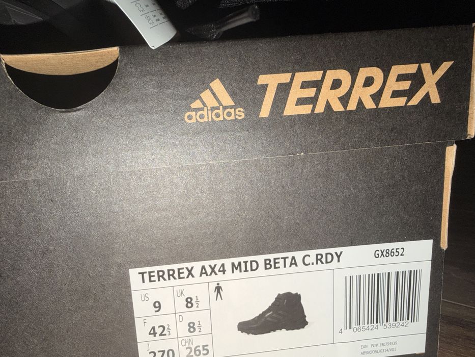 Чисто нови Адидас Terex 42