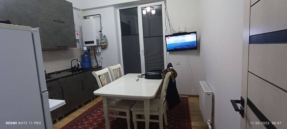 Nurafshon shaharda barcha qulayliklarga ega 3 xonali uy sotiladi