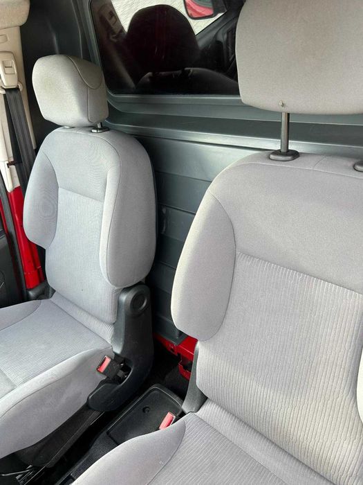 Peugeot 1.6 hdi,2014 în stare foarte bună,inmatriculata,merita văzută .