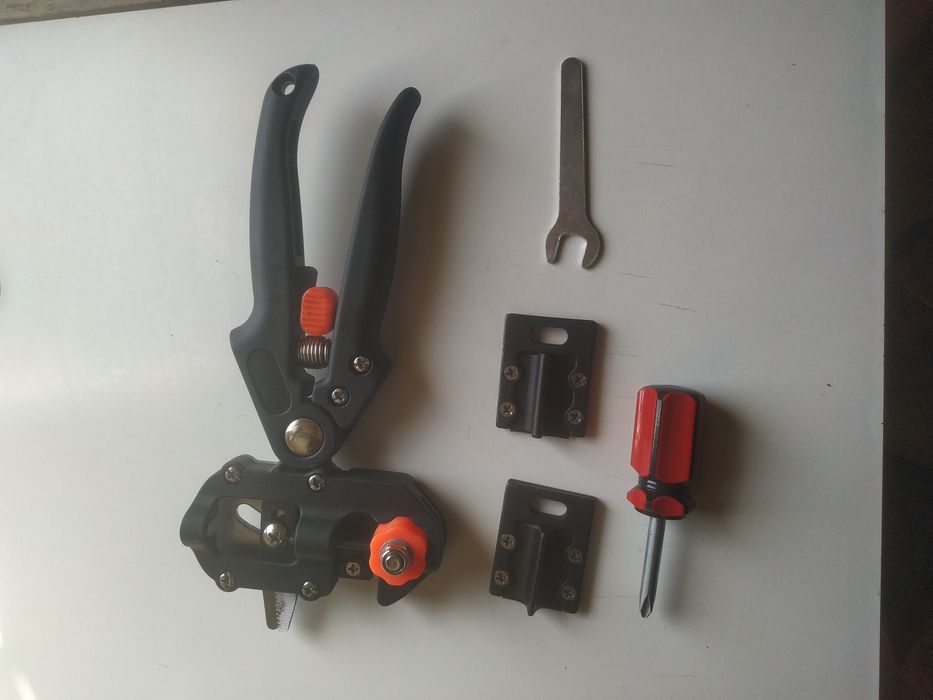 Секатор прививочный