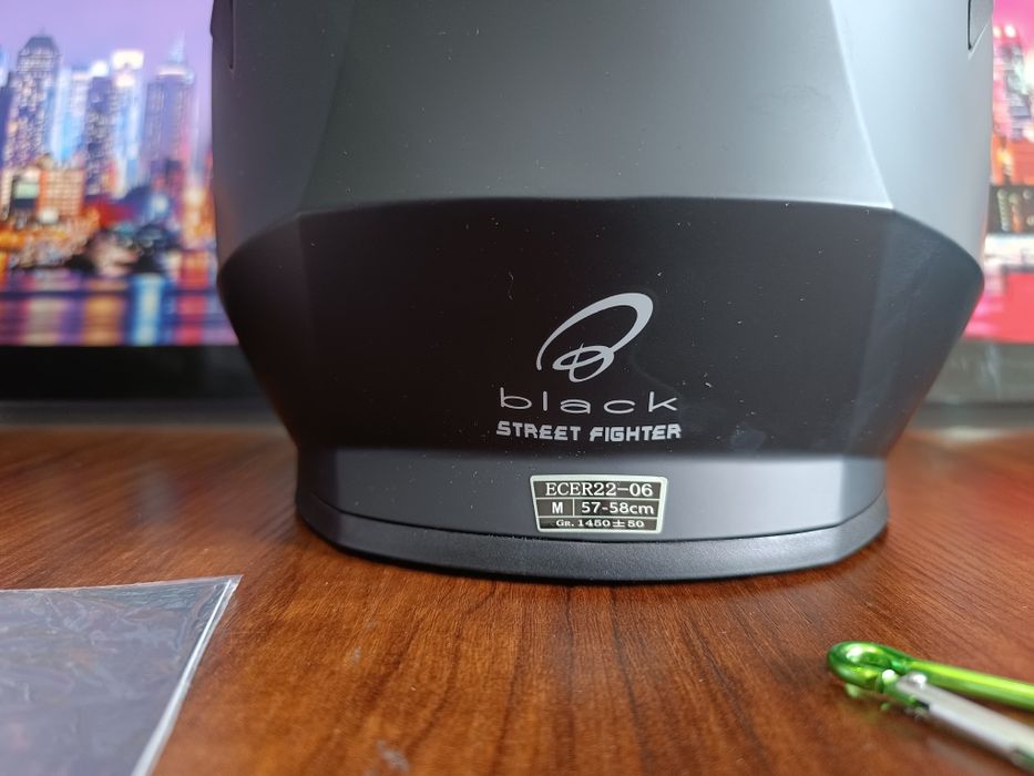 Мото шлем от бренда BLACK STREET