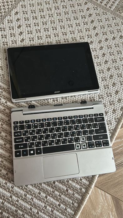 Планшет-ноутбук Acer