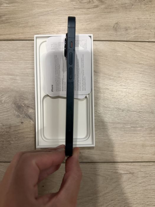 Телефон  iPhone  14