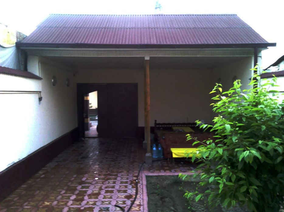 Продаётся дом около 8-роддом. Нарх Ер хисобида куйилган