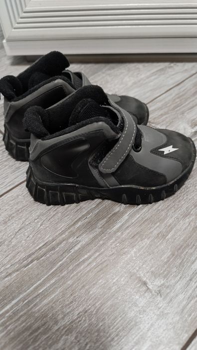 Сапоги,тапочки,кросовки,ботинки детские продам