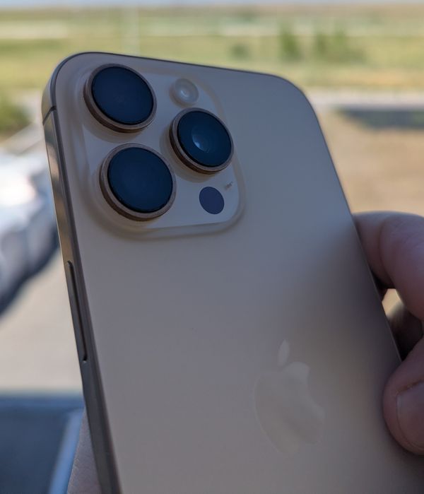 Iphone 16 Pro Max Gold 256/96%. Sim + eSim.