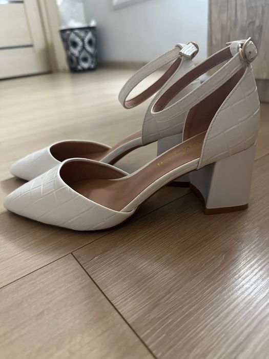 Женские туфли!!! 4 пары!!! Срочно