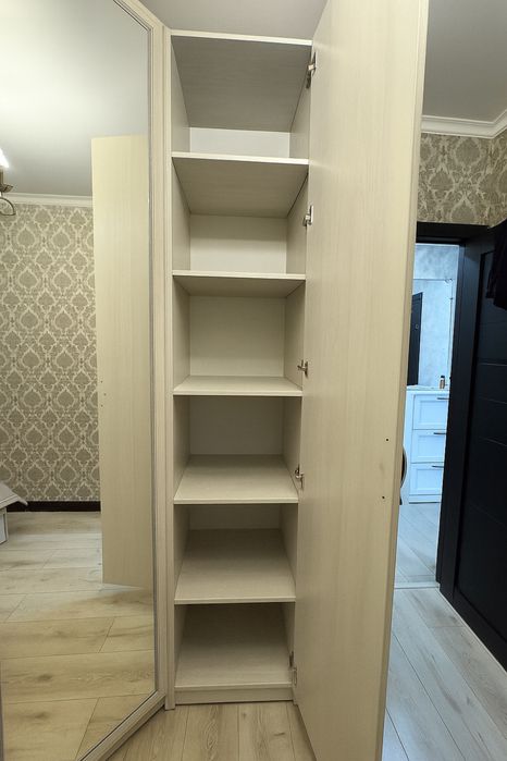 Спальный гарнитур. Шкаф и кровать