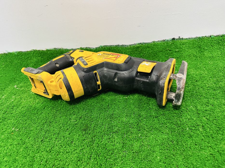 Fierastrau sabie Dewalt DCS367 defecta