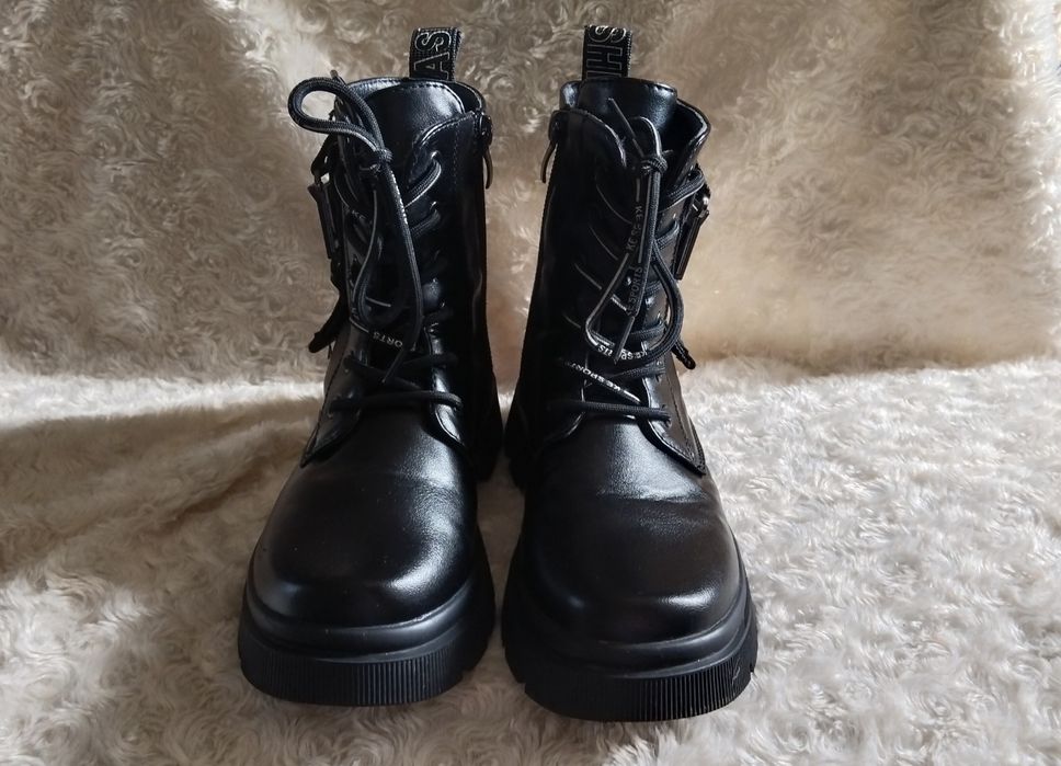 Продам димесезонные ботинки