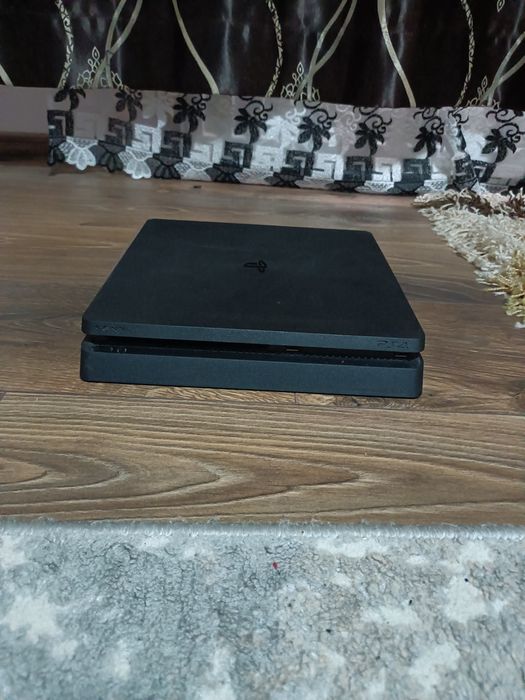 Playstation 4 slim