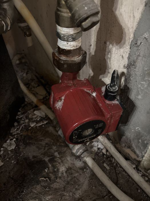 Камина с водна риза ,помпа и 4 радиатора