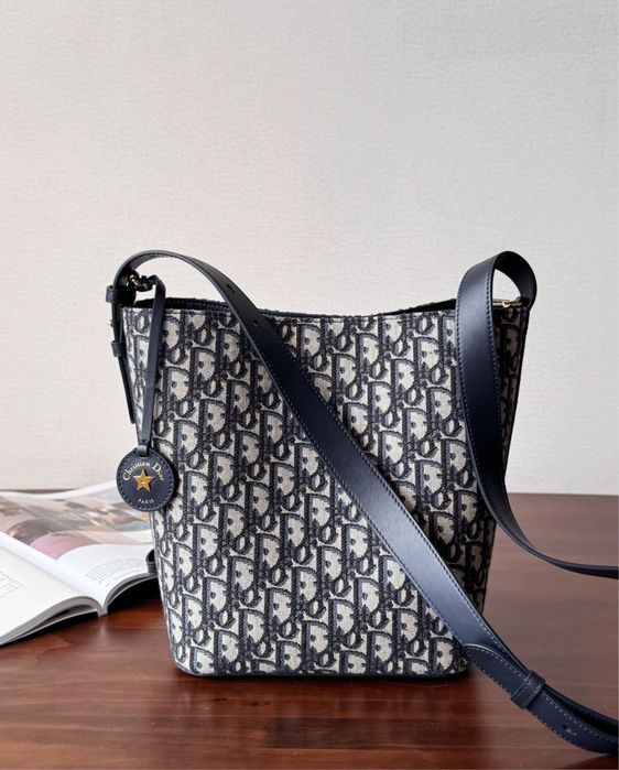 Geanta Dior , calitate premium , pe comanda , noua