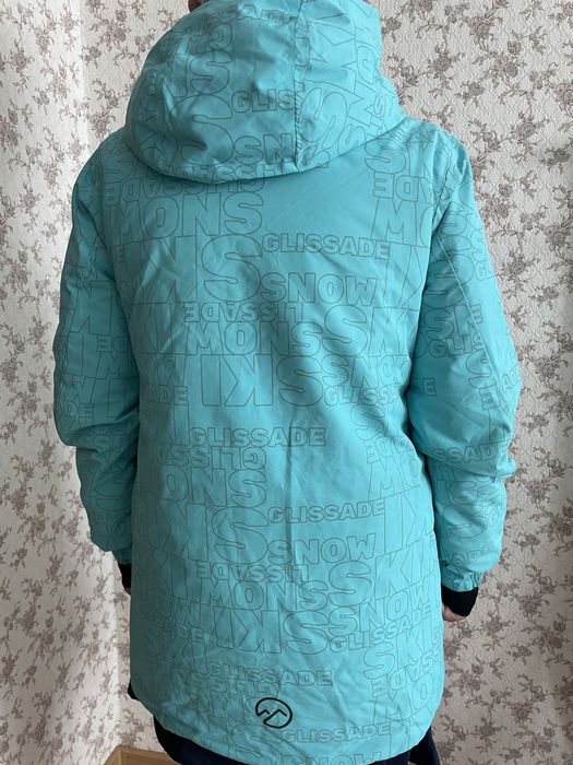 Продам куртку на весну