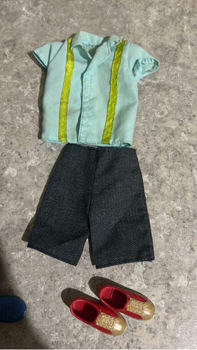 Продам одежду на кена