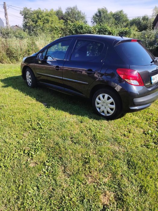 PEUGEOT 207