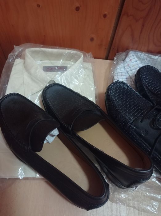 Обувки и ризи нови