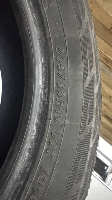 205/60/16 Yokohama Ice Guard шипованная