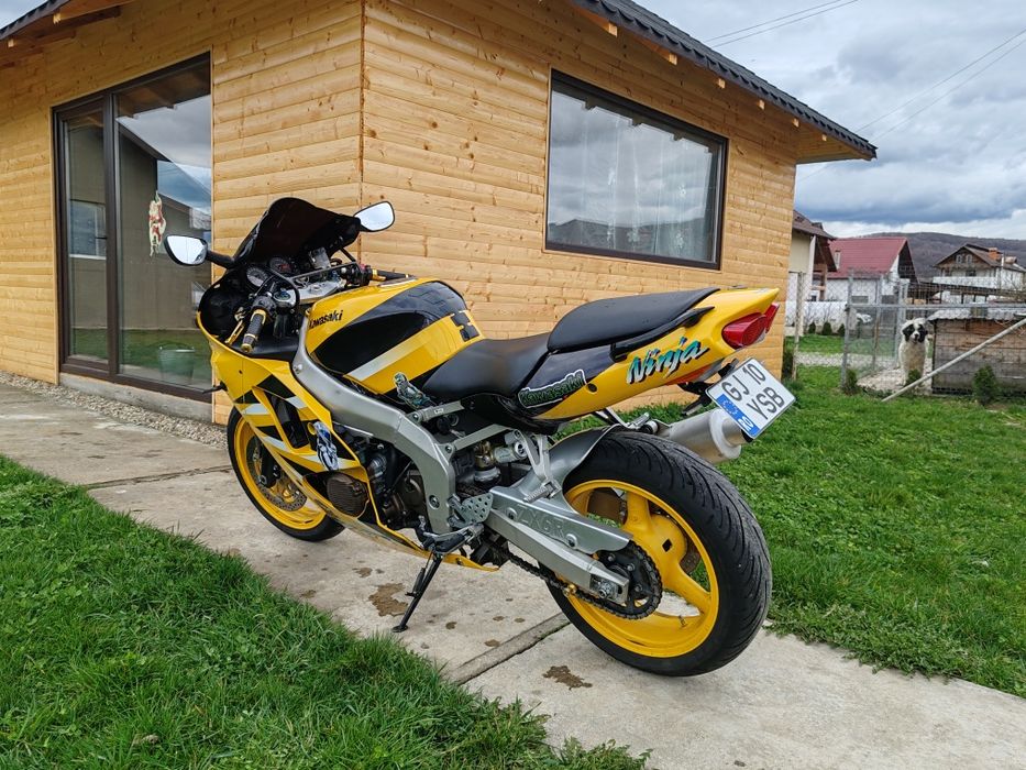 Motocicleta Kawasaki Ninja 600cc