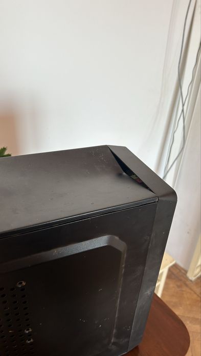 3 sursa si o carcasa PC