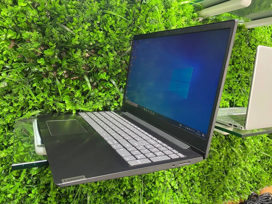 Lenovo office noutbuk A6-9225 Radeon R4 8/256 Nvme SSD video  M440-2GB