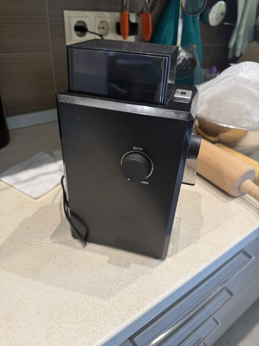 Кофемолка Delonghi