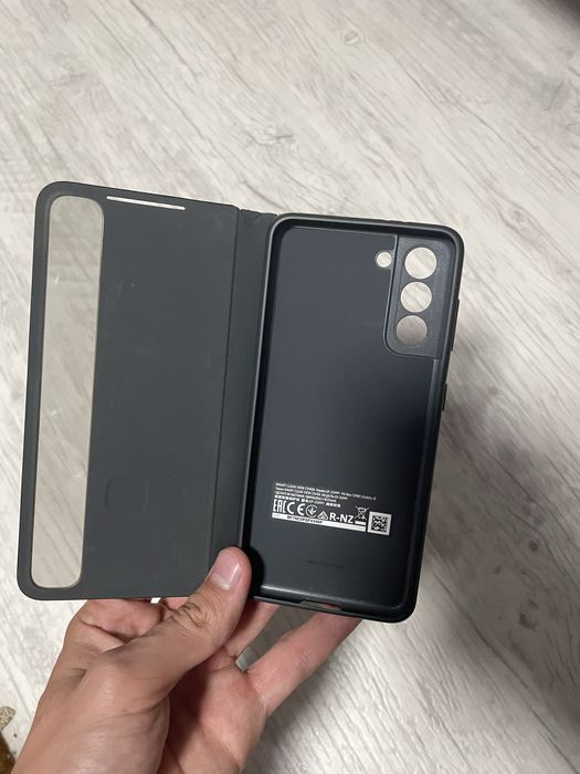 Продаю чехол на samsung s21