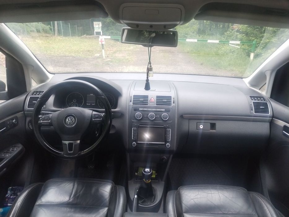 Vînd urgent WV Touran 2011   2.0tdi