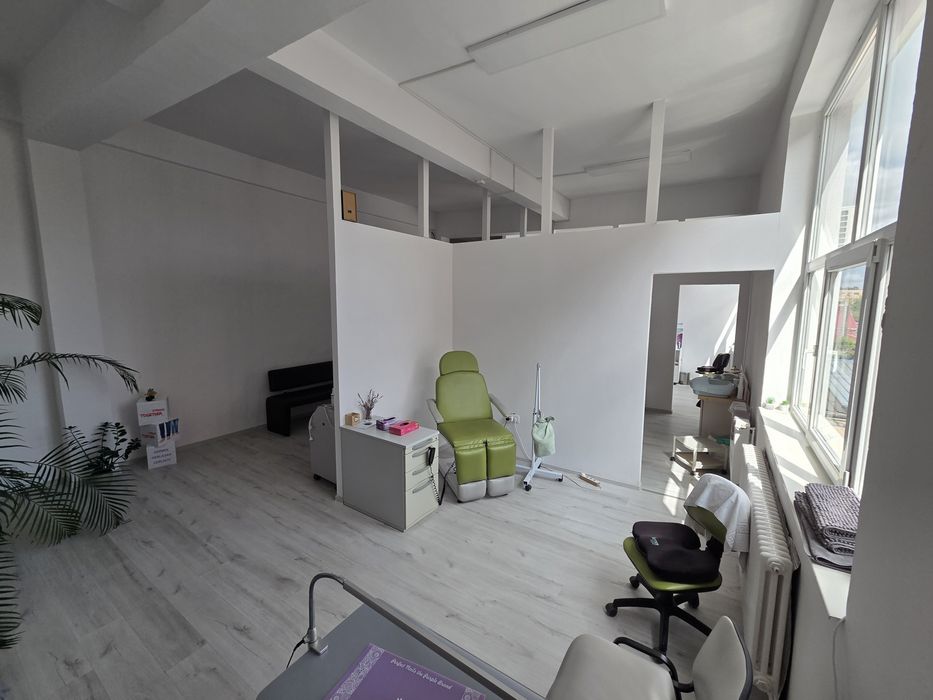 De închiriat spațiu pentru salon/birou/alte activități