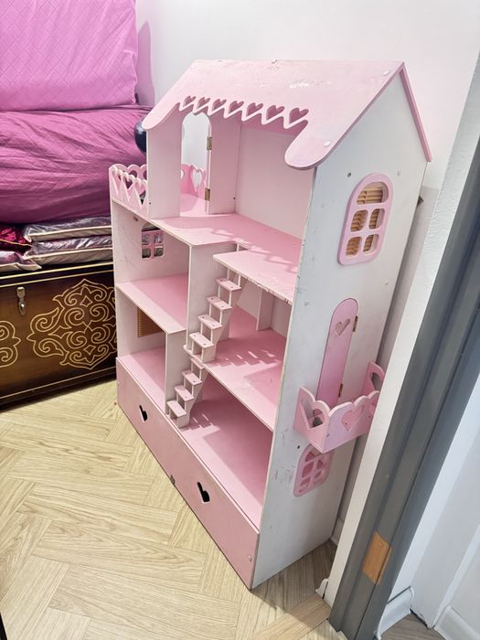 Продам кукольный домик