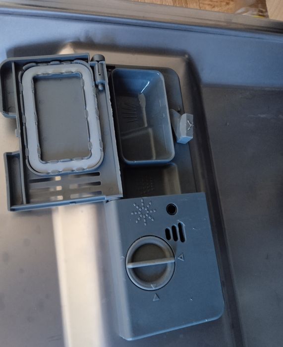 Продам посудомоечную машину