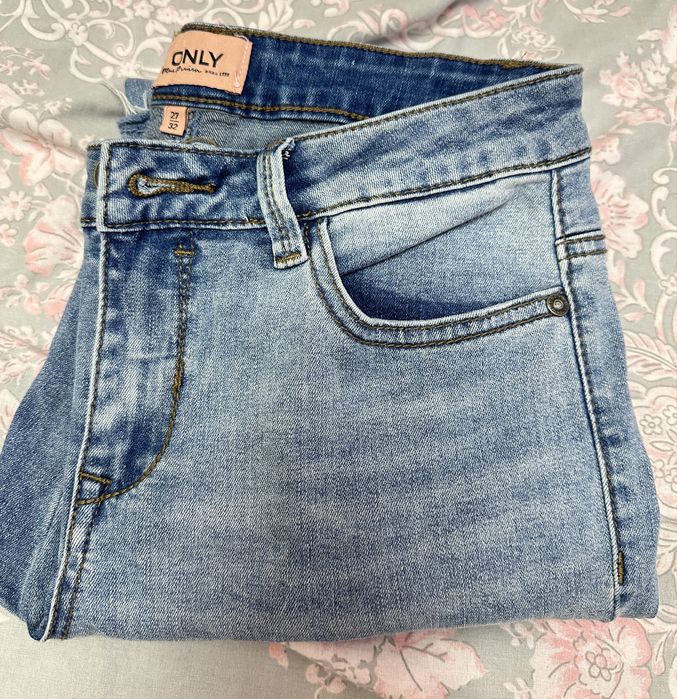 Уникални дънки с бродерия ONLY-размер 27