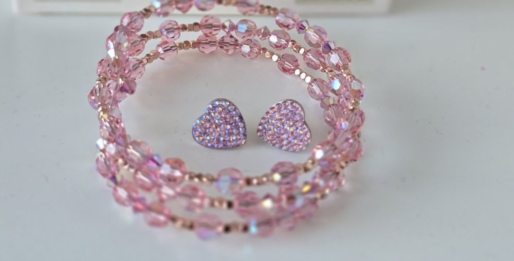 Обеци и гривни с кристали Swarovski