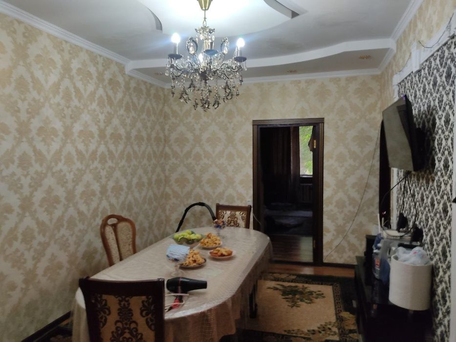 Чилонзор 11 мавзеда 2 хона уй сотилади.