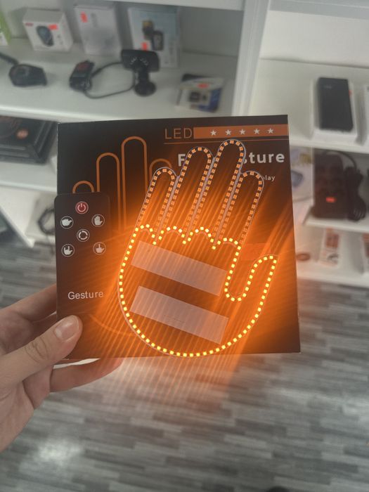 Semnalizator LED tip mână – control prin gesturi, vizibilitate sporită