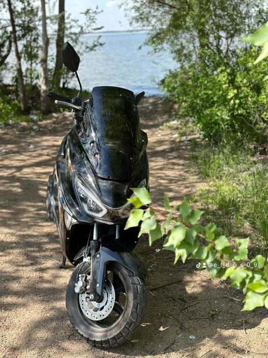 Скутер макси мофед