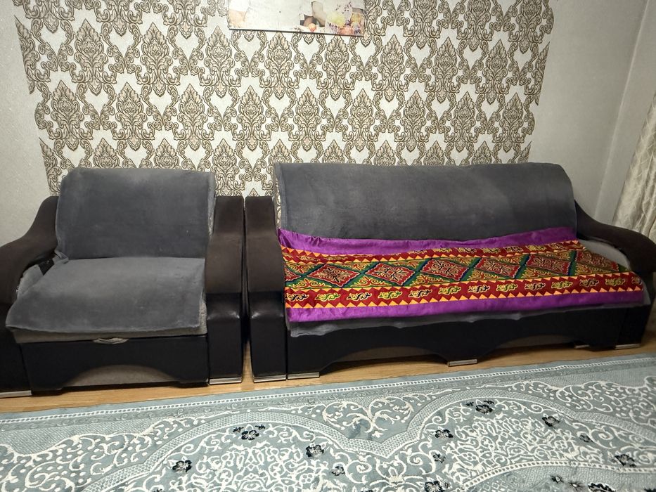 Диван с креслой для гостиной