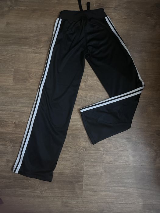 Pantaloni Adidas marimea 34