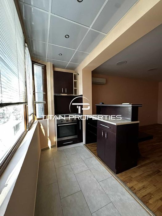 Дава се под наем Тристаен апартамент в Пловдив, Център - 70 кв.м за 550 € - Снимка #1