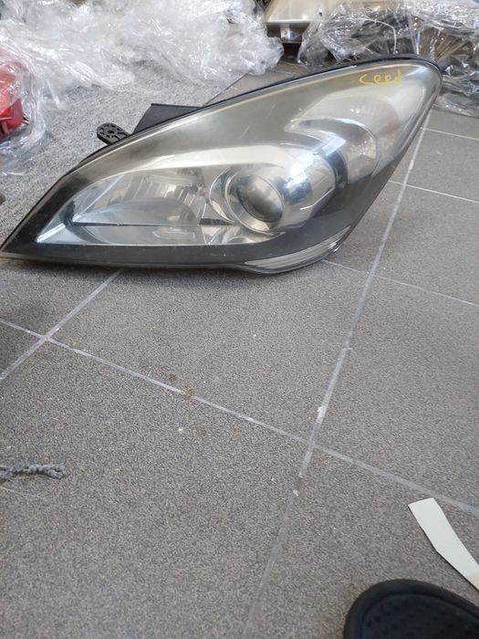 Far KIA CEED dreapta stanga cu lupa european